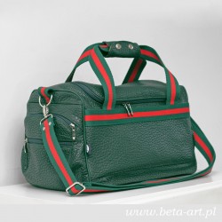 Zielona torba podróżna z ekoskóry - praca testerki www.beta-art.pl