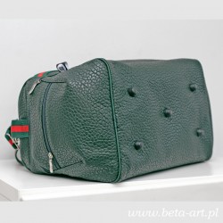 Zielona torba podróżna z ekoskóry - praca testerki www.beta-art.pl