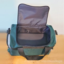 Zielono-szara torba podróżna z odblaskową wypustką - praca testerki FB/IG @CatashkaBags