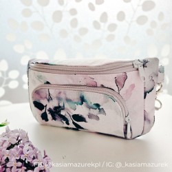 Nerka Hugo w rozmiarze M wykonana z tkaniny poliestrowej w kwiaty, uszyta przez testerkę wykroju @kasiamazurekpl