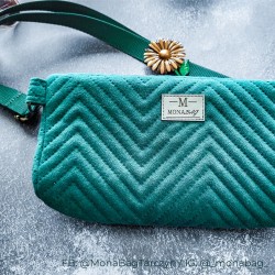 Nerka Hugo w rozmiarze L wykonana z weluru tapicerskiego. Uszyta przez testerkę wykroju @MonaBagTarczyn