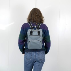 Wykrój na mały, uniwersalny plecak. Jak uszyć plecak krok po kroku, model Ezra w rozmiarze M.